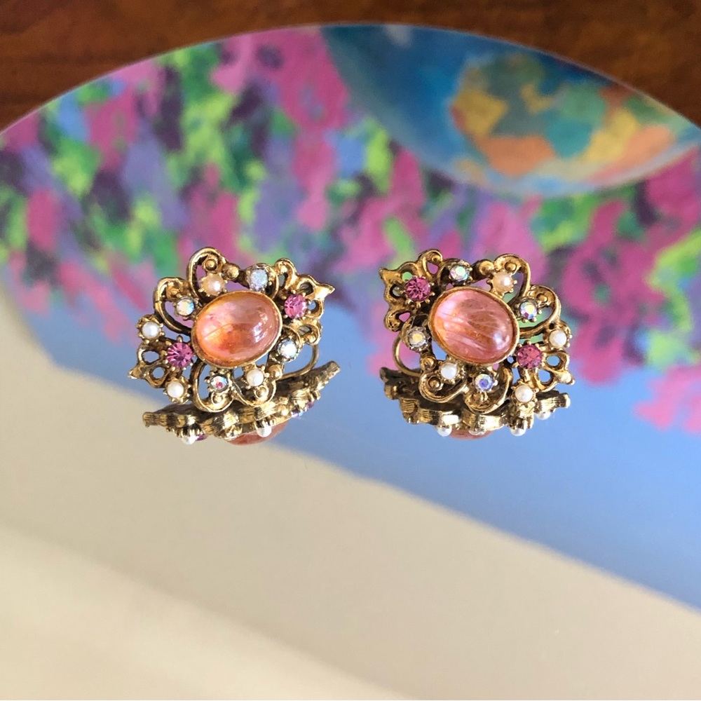 Vintage Florenza pink and pearl gold tone clip on earrings
